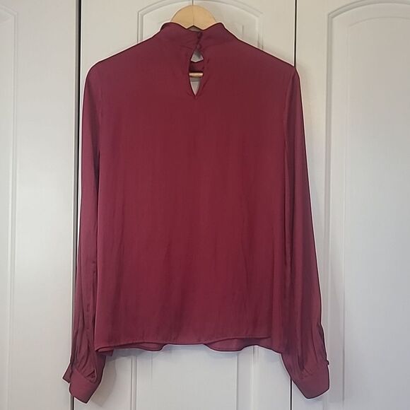 PAIGE Ceres Top Long Sleeve Twisted Collar Buttery Soft in Mulberry Red Size S - Picture 6 of 16